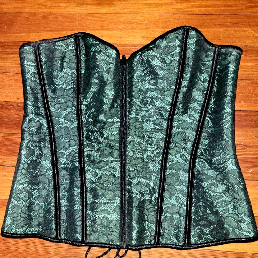 Corset ! Zipper on front